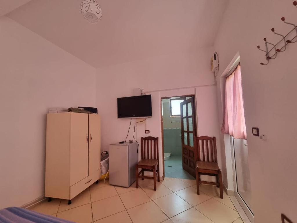 Dhoma Plazhi Agimi * Vlorë